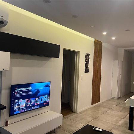 Suite In San Telmo Dormitorio En Suite Con Dos Banos Y Balcon A La Calle Buenos Aires Luaran gambar