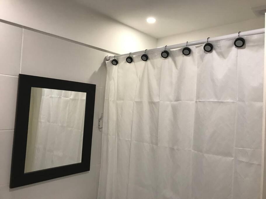 Suite In San Telmo Dormitorio En Suite Con Dos Banos Y Balcon A La Calle Buenos Aires Luaran gambar