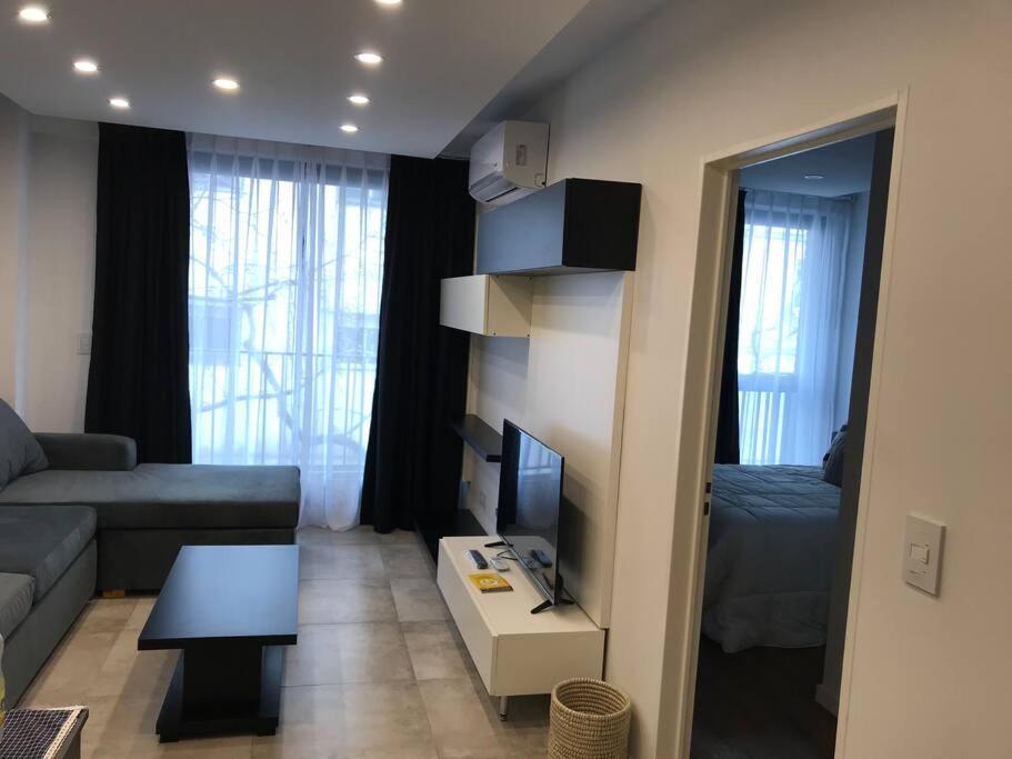 Suite In San Telmo Dormitorio En Suite Con Dos Banos Y Balcon A La Calle Buenos Aires Luaran gambar